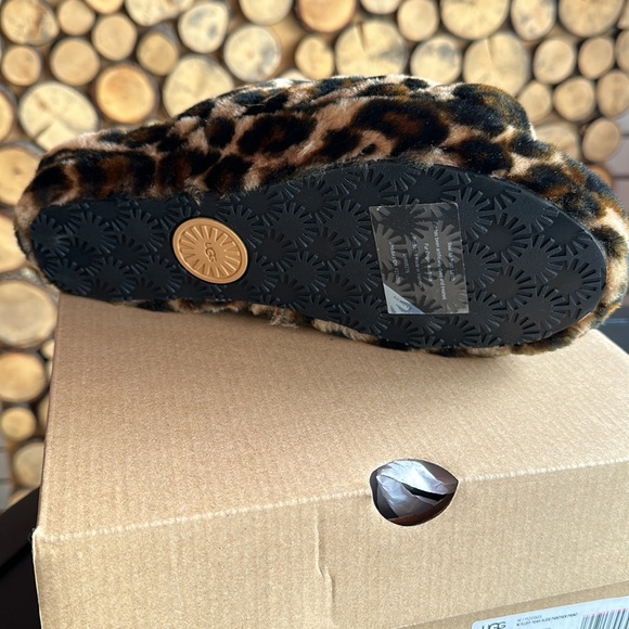 Ugg Fluff Yeah slide - Picture 5 of 6